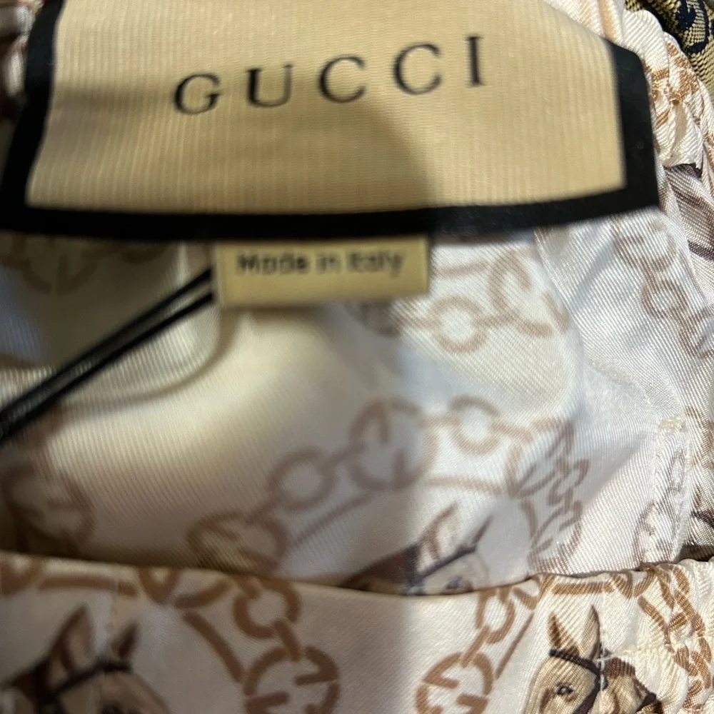 Men's Gucci graphic horse, print silk shorts size small made in Italy
